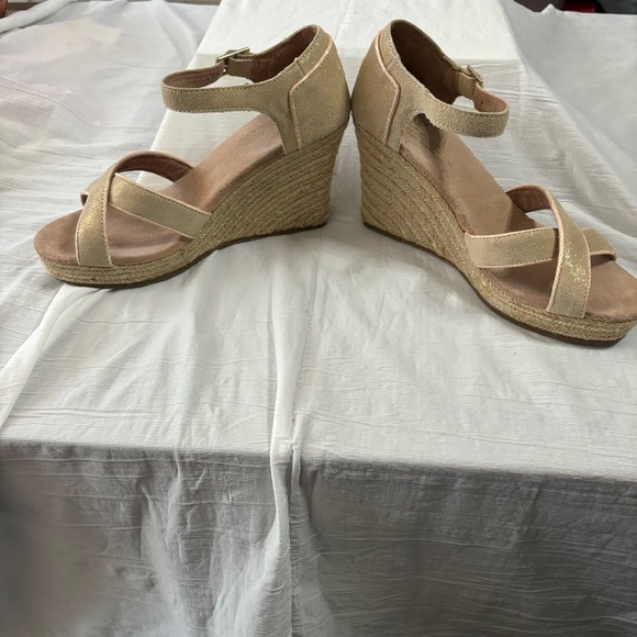 TOMS Golden Beige Cross Strap Wedge Heels 8 - Picture 7 of 9
